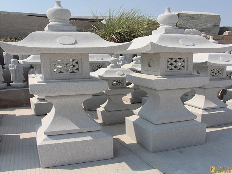 Linterna de pagoda tallada en granito