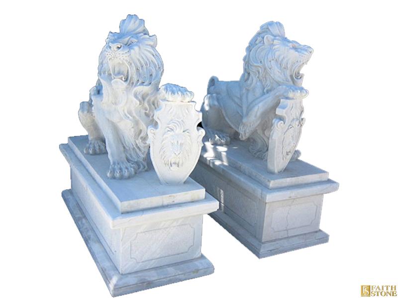Estatuas de león de mármol